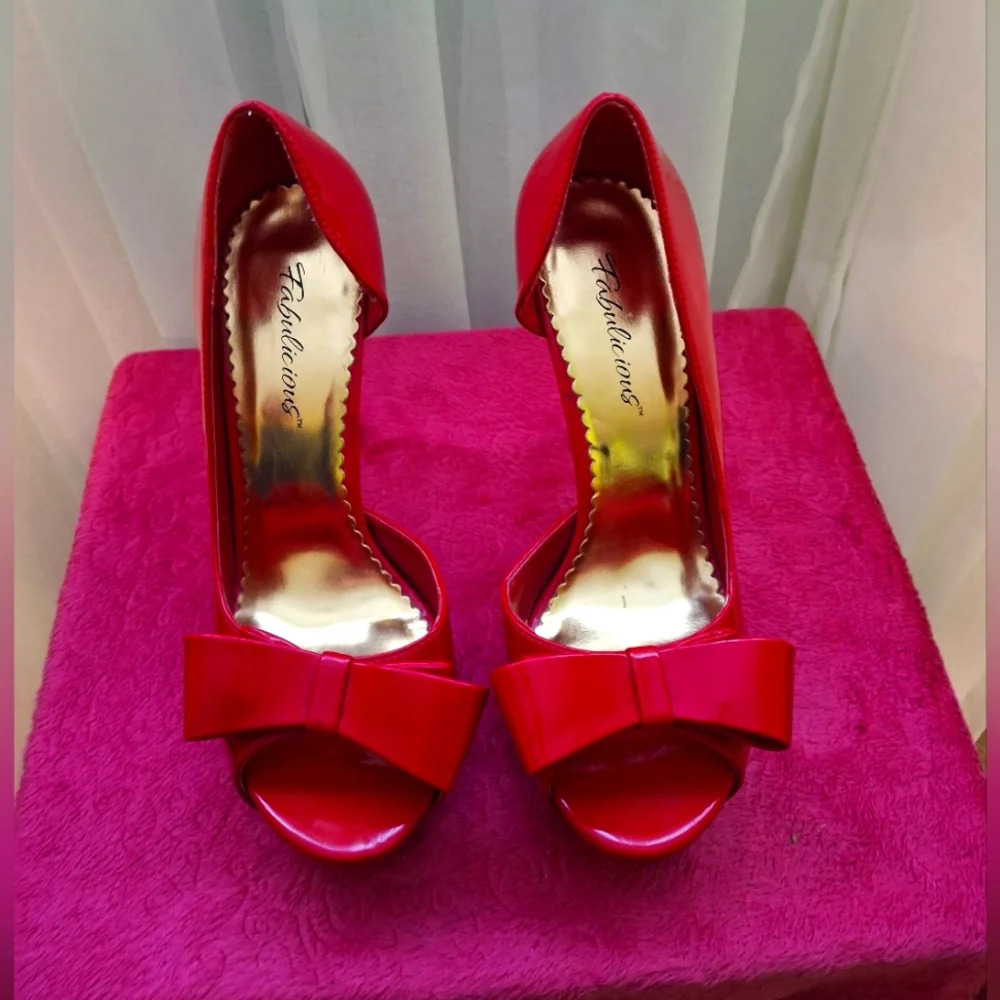 Patent leather stilettos, cherry red, 7.5  us